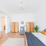 Modern Bauhaus شقة *