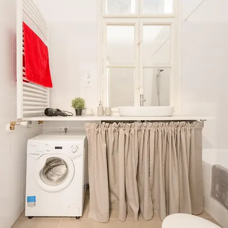 Modern Bauhaus * Будапешт