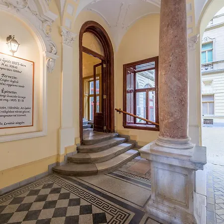 Modern Bauhaus アパート